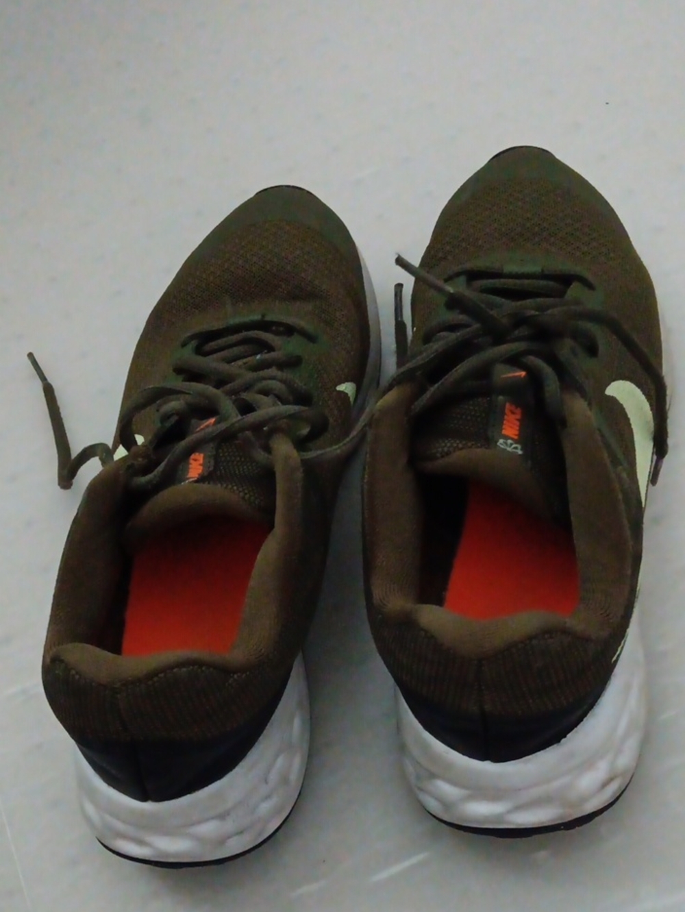 Nike Kids Olive Green Sneakers with White Swoosh - Picture 5 of 6